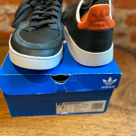 Adidas Supercourt classic shoes size 7.5 NWB - Picture 2 of 5